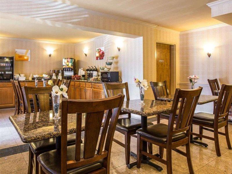 Quality Inn Fort Jackson Колумбия Экстерьер фото