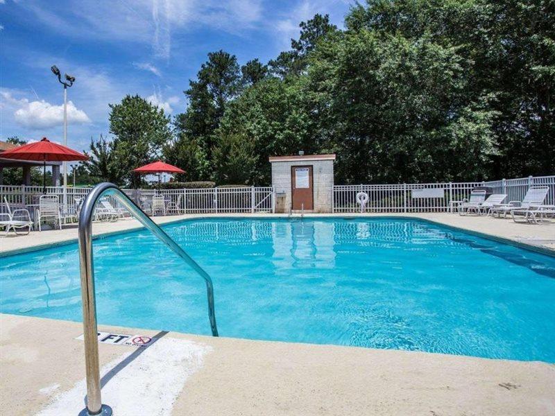 Quality Inn Fort Jackson Колумбия Экстерьер фото