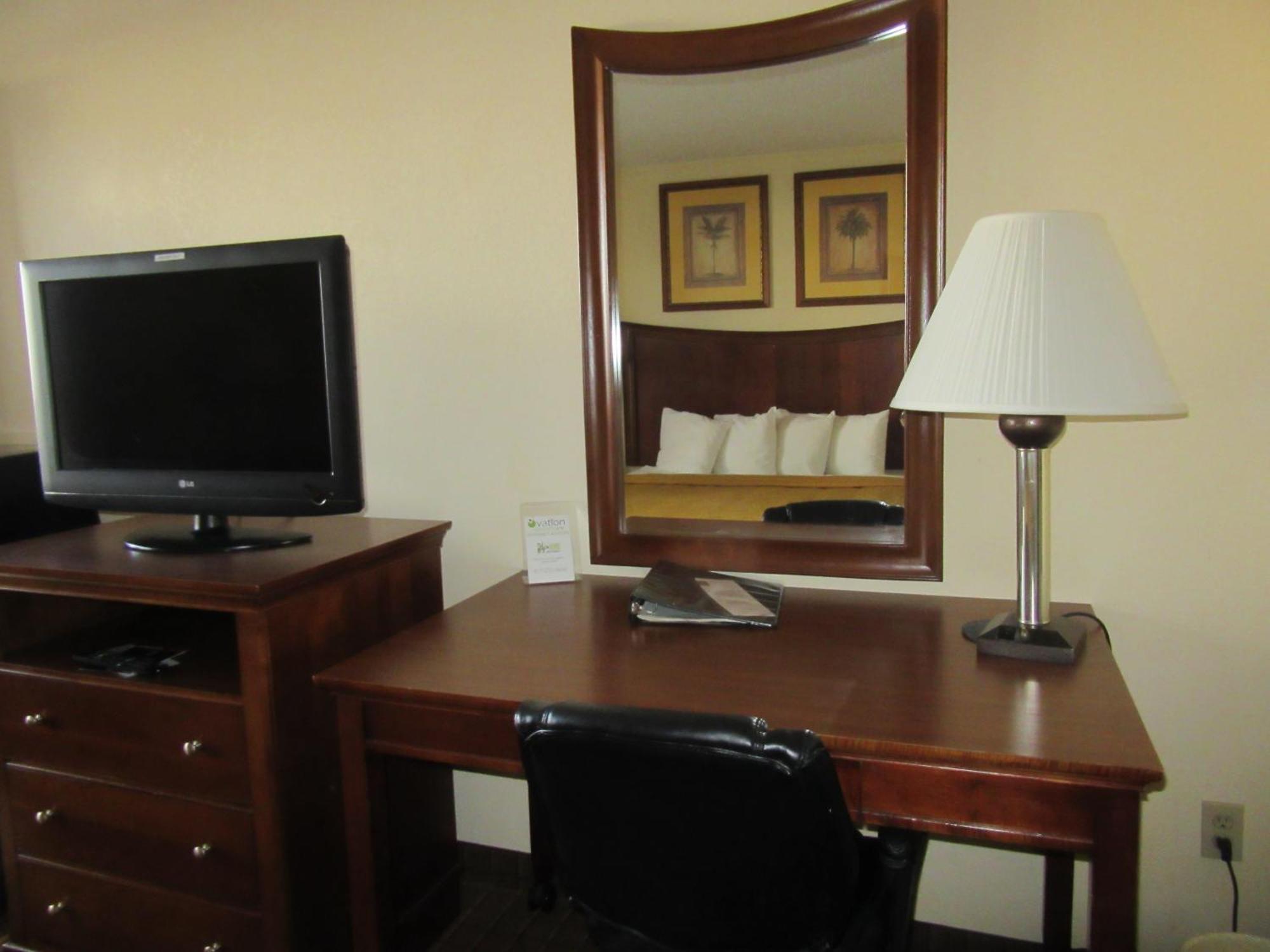 Quality Inn Fort Jackson Колумбия Номер фото