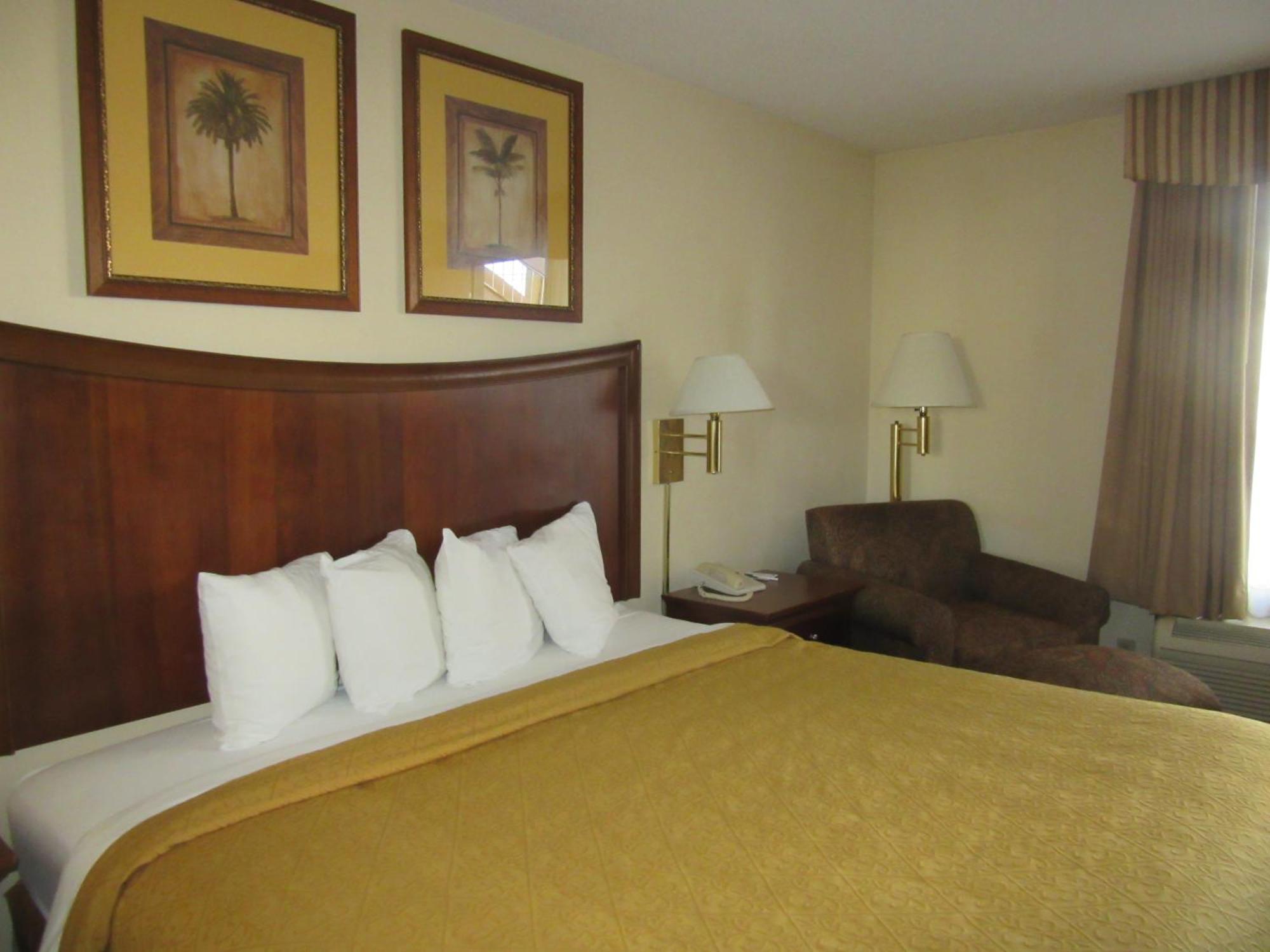 Quality Inn Fort Jackson Колумбия Номер фото