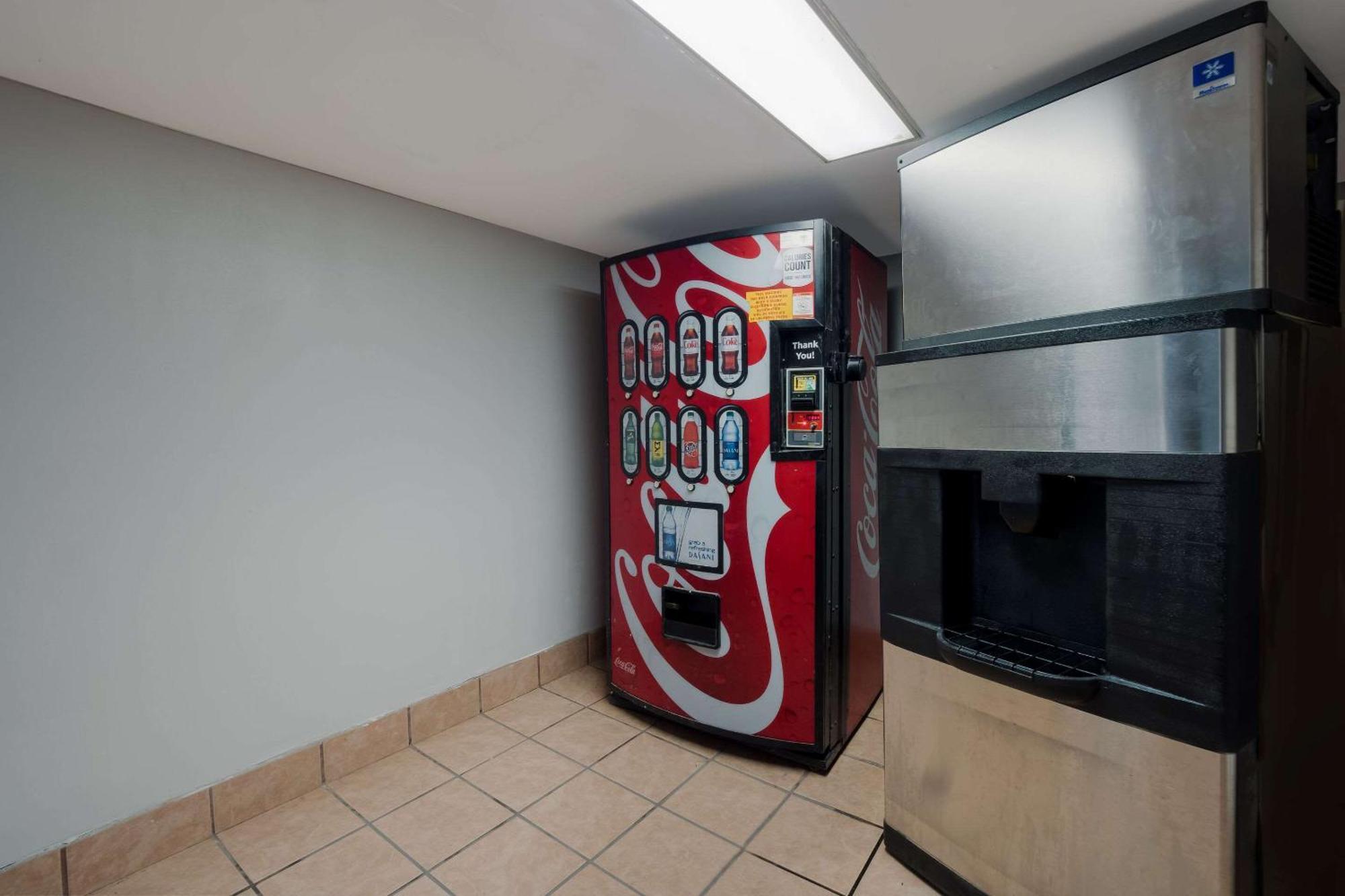 Quality Inn Fort Jackson Колумбия Экстерьер фото