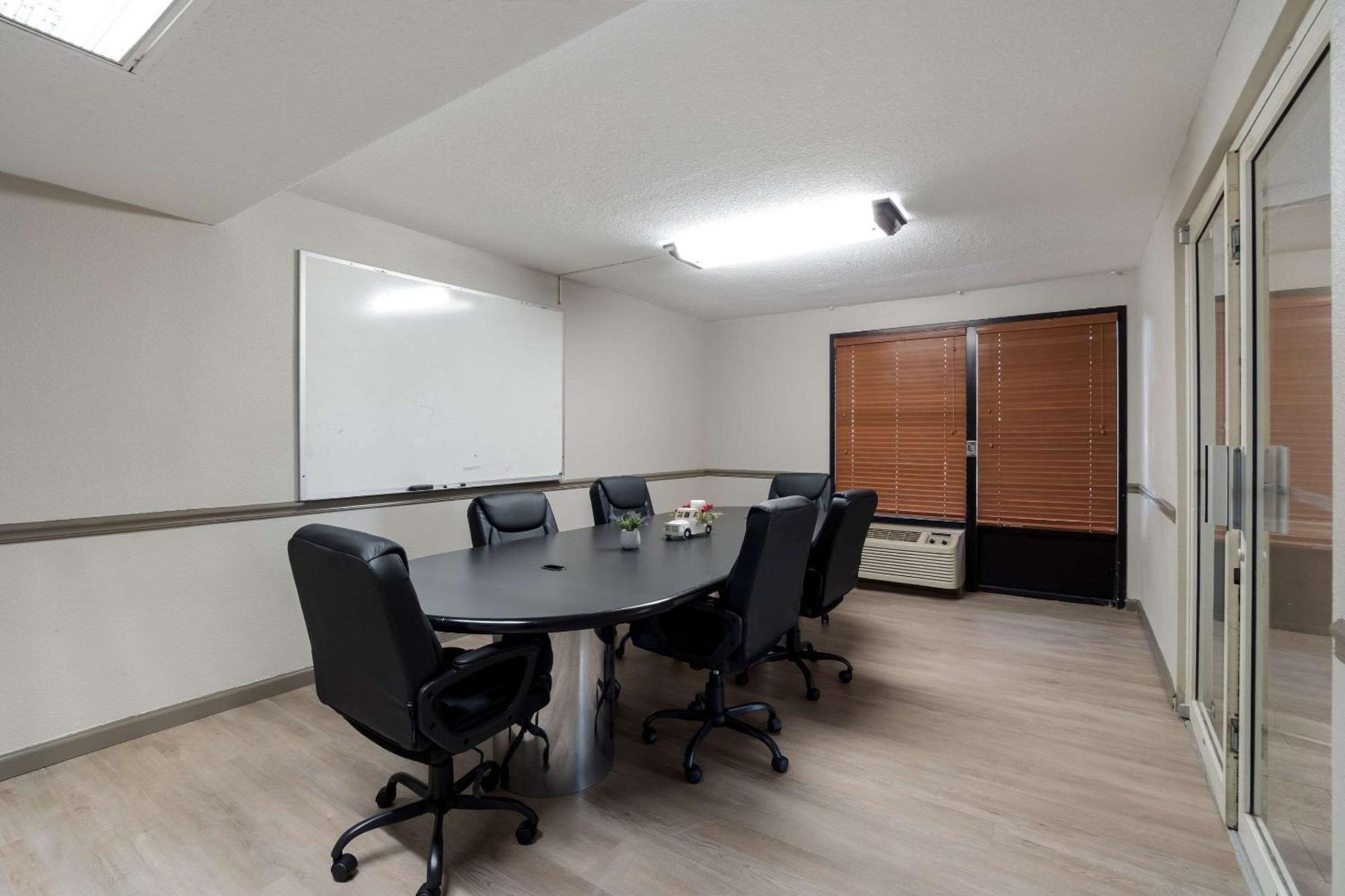 Quality Inn Fort Jackson Колумбия Экстерьер фото
