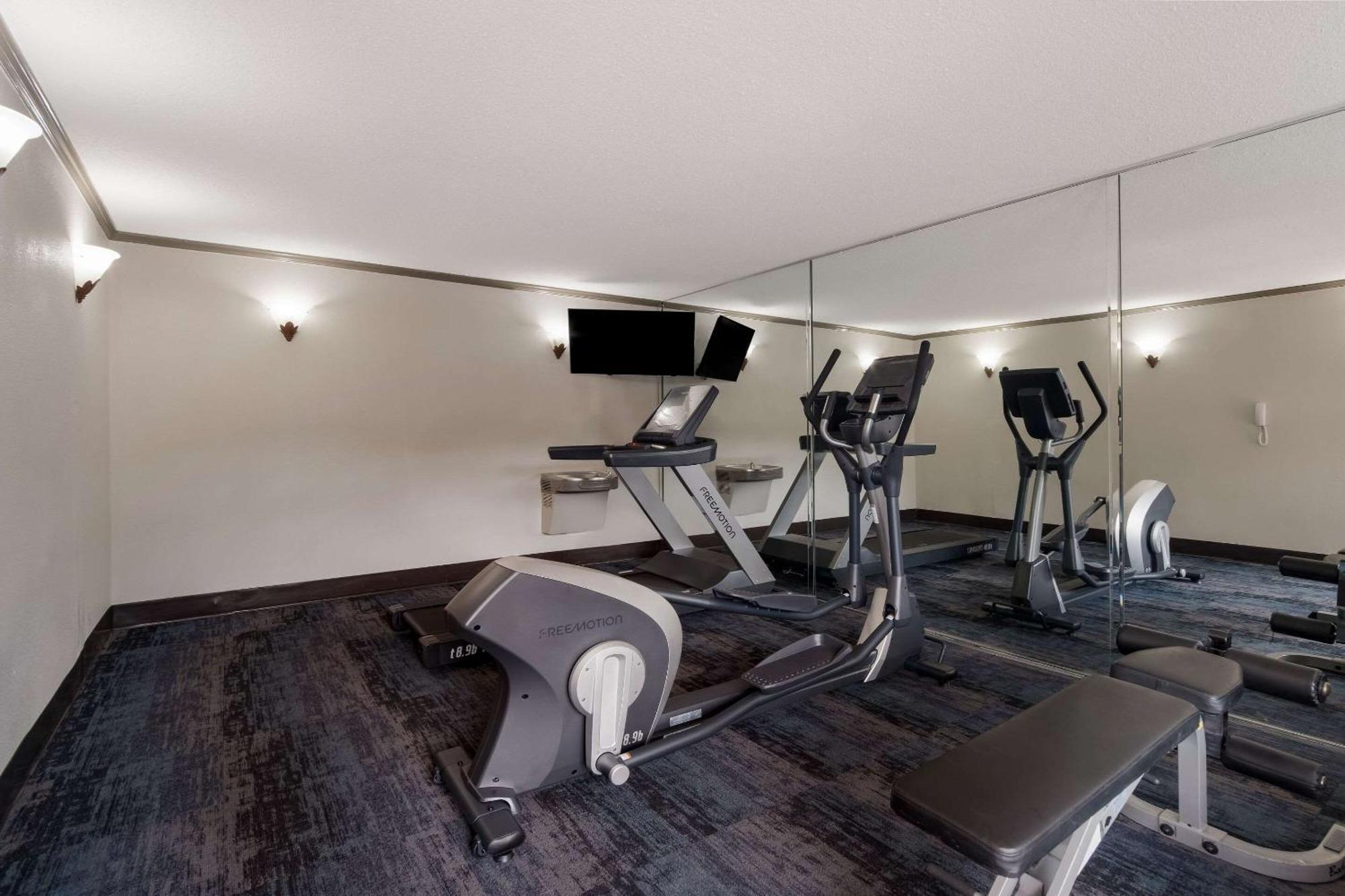 Quality Inn Fort Jackson Колумбия Экстерьер фото