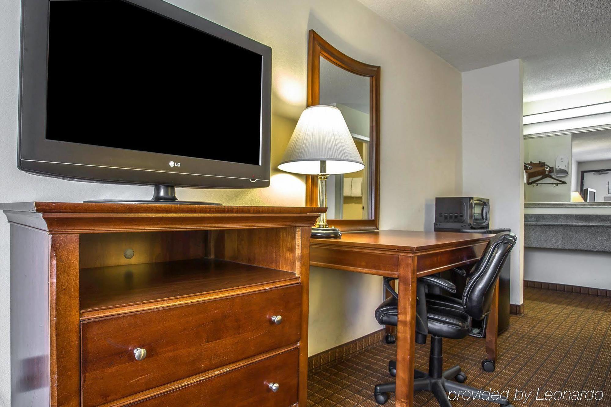 Quality Inn Fort Jackson Колумбия Экстерьер фото