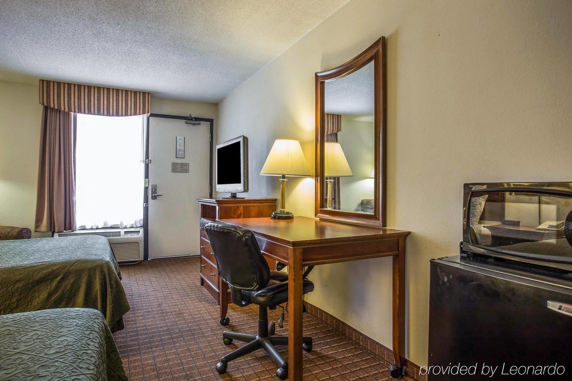 Quality Inn Fort Jackson Колумбия Экстерьер фото