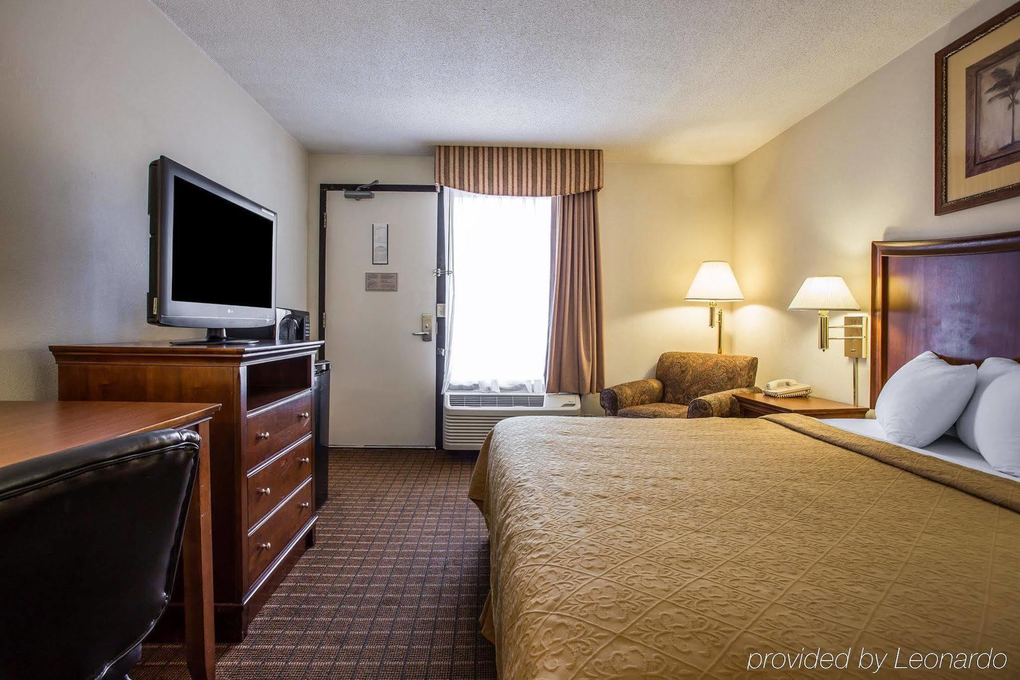 Quality Inn Fort Jackson Колумбия Экстерьер фото