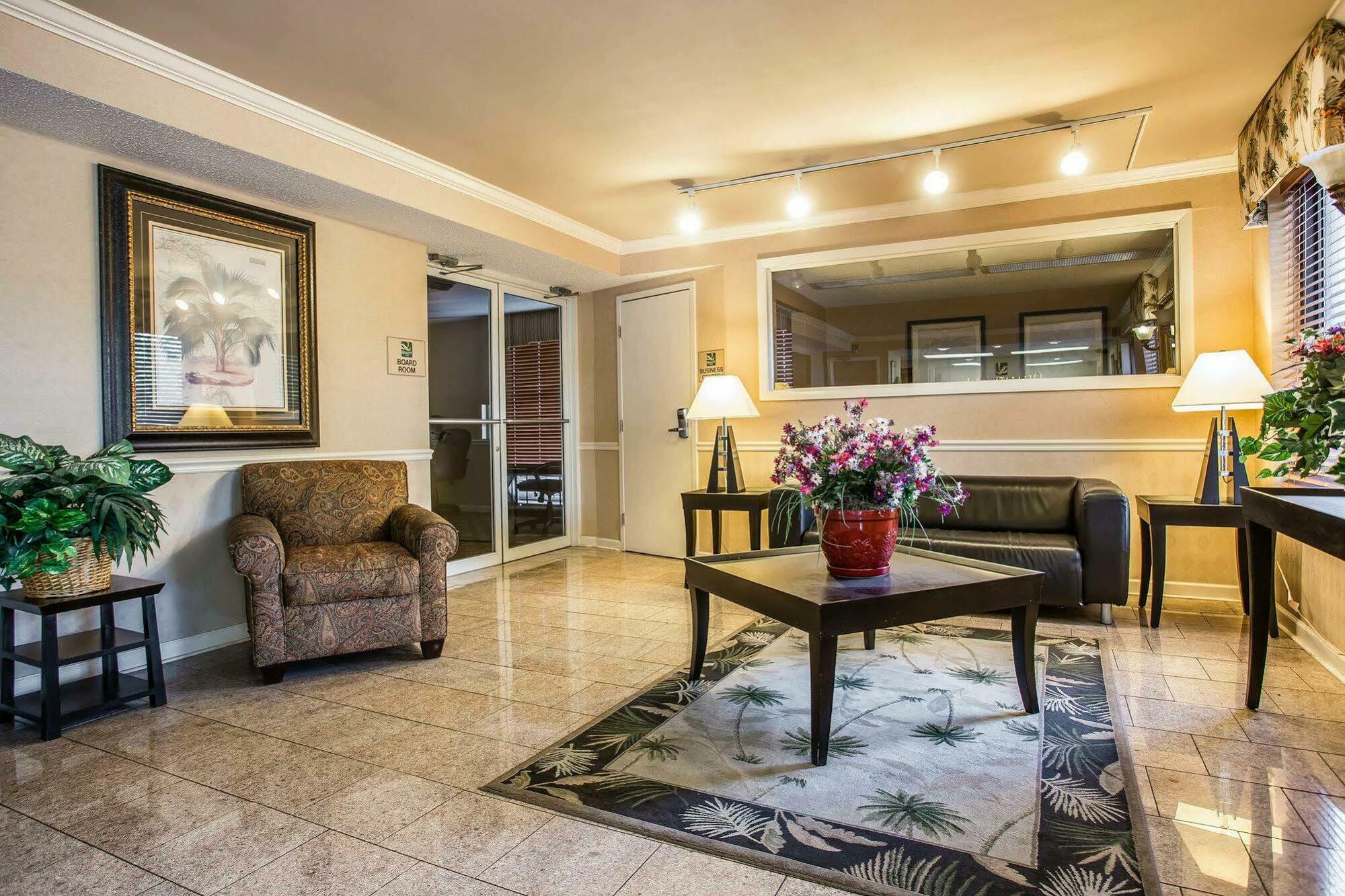 Quality Inn Fort Jackson Колумбия Экстерьер фото