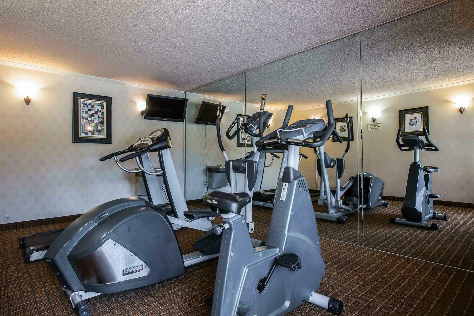 Quality Inn Fort Jackson Колумбия Экстерьер фото